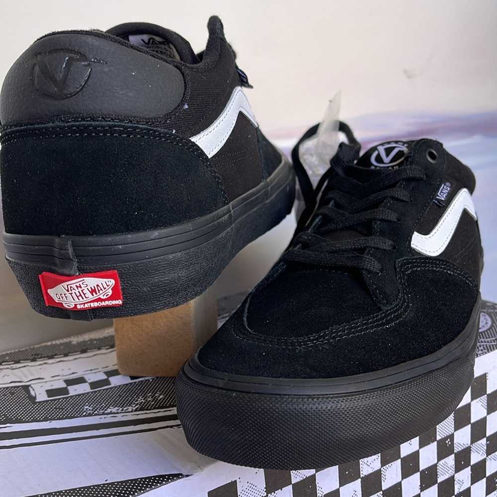 Vans WMNS Rowan
Black/Black/White
VN0A5JICB8C
Sneakers - Picture 11 of 16
